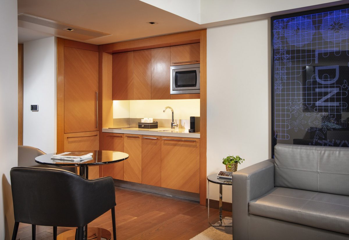 One Bedroom Suite with Kitchenette | Park Plaza London Riverbank