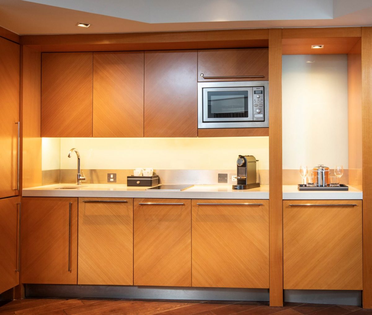 One Bedroom Suite With Kitchenette Park Plaza London Riverbank